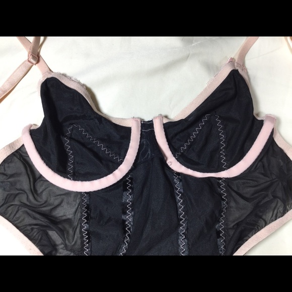 Vintage Victoria’s Secret Teddy with Garters 34B - Picture 8 of 10